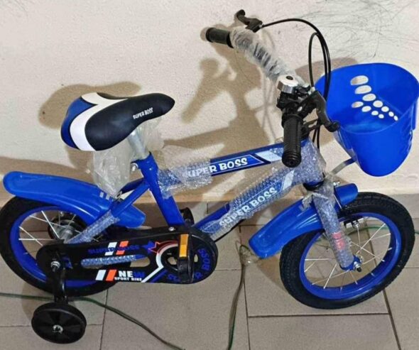 Voiture et vélo pour enfants