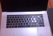 MacBook avec problème d’ecran et mot de passe