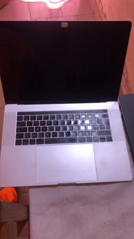 MacBook avec problème d’ecran et mot de passe